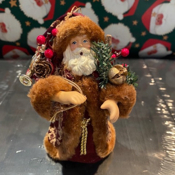 Santa Clause Christmas Holiday Home Decorations - Picture 9 of 10